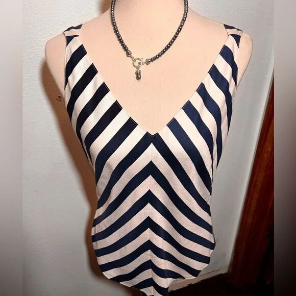 EUC Ellen Tracy Size 6 Sleeveless , V-neck Polyester Striped Top #9 - Picture 5 of 8